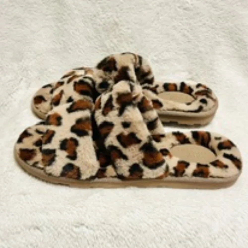 (NEW) Stars Above - Leopard Faux Fur Bed Slippers - Sizes Available 9, 10 - Picture 4 of 7